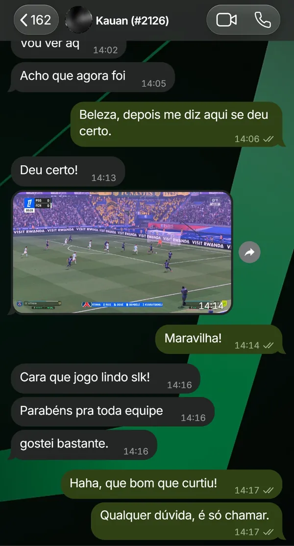 Conversa no WhatsApp: Kauan manda a captura do jogo com o patch e escreve "Cara que jogo lindo! Parabéns pra toda equipe, gostei bastante".